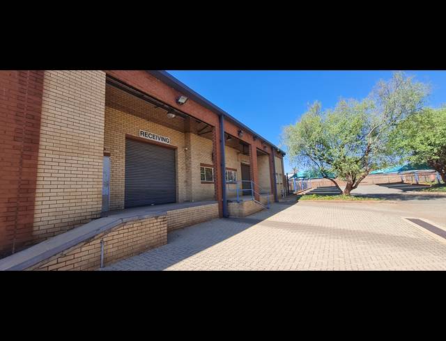 1,140M² WAREHOUSE TO LET IN BENONI CENTRAL